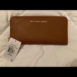 Authentic Michael Kors cognac wallet NWT